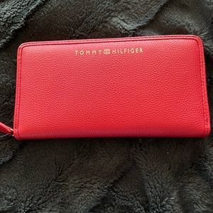 Tommy Hilfiger wallet